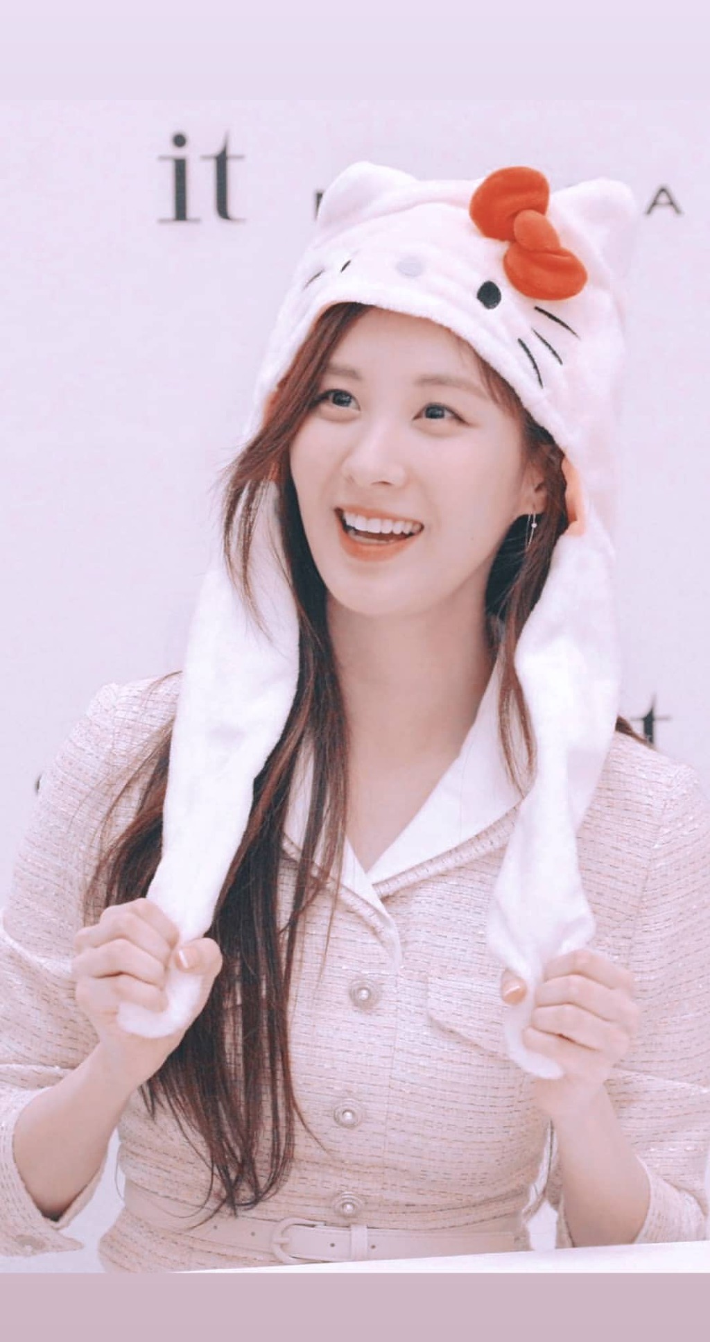 9998884A5D90F8CD05A53E