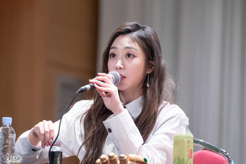 [러블리즈] 근로자의 날이라 그런지 평소 보다 일이 더 많아진 기분이라서 지수 | 인스티즈