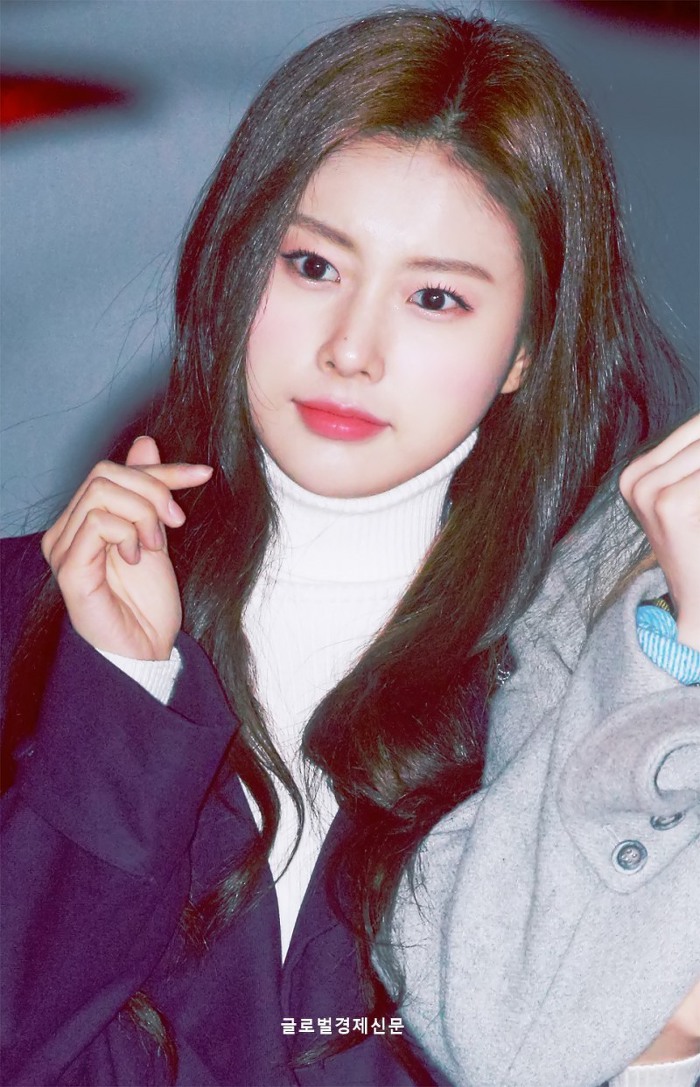 어젯밤 늦게까지 콜라 사이다 말아 마신듯한 아이즈원 출근길 사진.jpg | 인스티즈