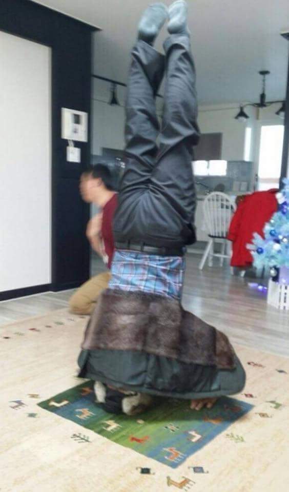 젊은이에게 예의를 알려주는 할아버지.jpg | 인스티즈