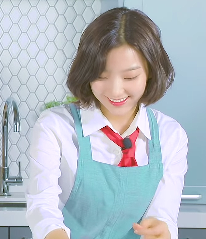 180607. 스시 만드는 프로미스나인 새롬이.jpg | 인스티즈