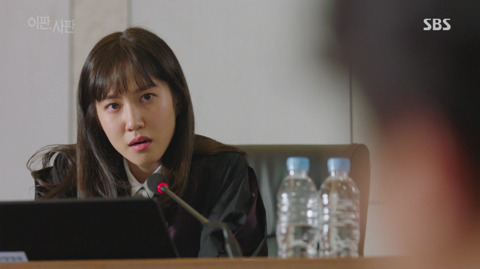 [이판사판] 감정적으로 법정에서 날뛰는 여주 판사 캐릭터.jpg | 인스티즈