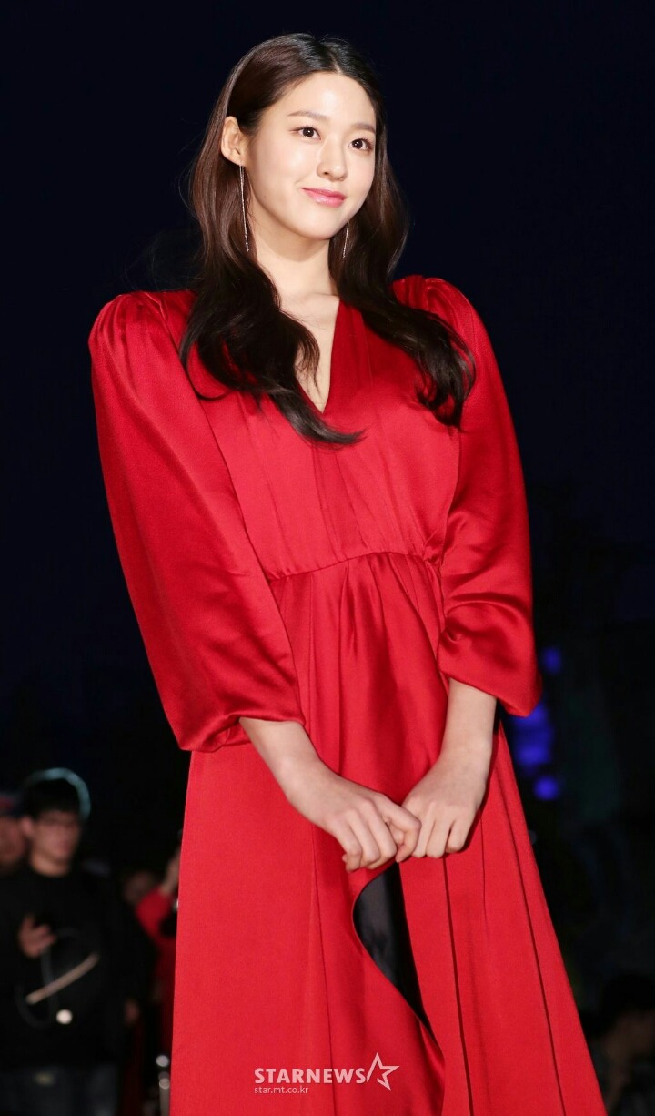 오늘자 대종상 영화제 설현 | 인스티즈