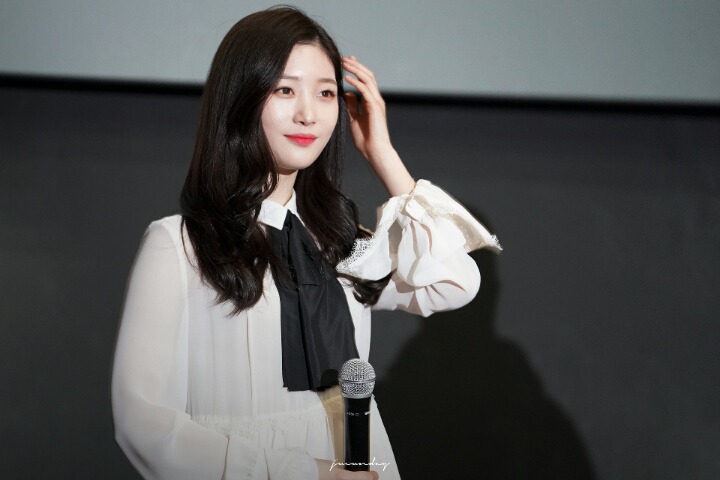 흰 의상이 참 잘어울리는 처자 | 인스티즈