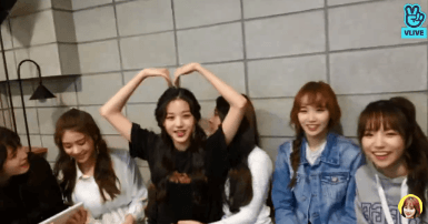 아이즈원) 예쁜애 옆에 예쁜애 옆에 예쁜애(공략당한 장원영).gif | 인스티즈