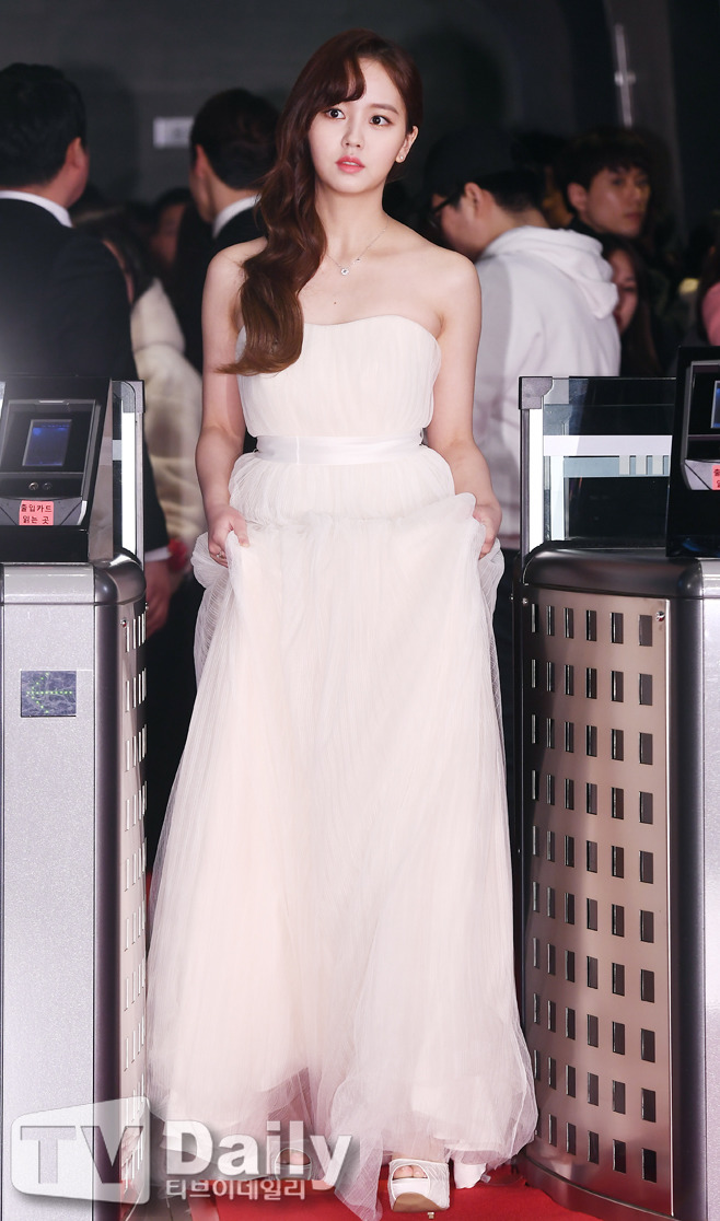 MBC 연기대상 레드카펫 김소현.jpg | 인스티즈