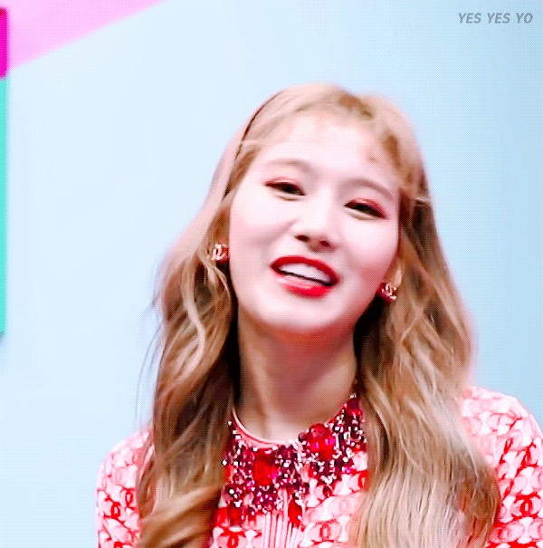 오늘이 생일인 트와이스 사나.jpgif (335장) | 인스티즈