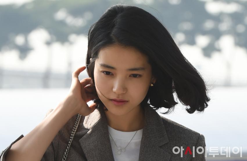 181022 ICN→BERLIN 출국하는 김태리 | 인스티즈