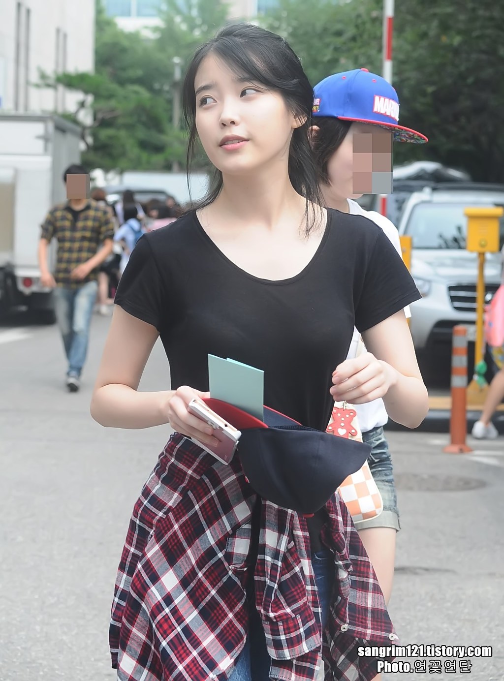 아이유 출근길 | 인스티즈