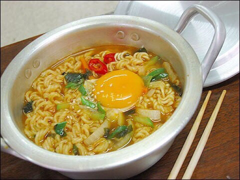 라면은 그냥 라면 맛이다 vs 끓이는 사람에 따라 맛이 다르다 | 인스티즈